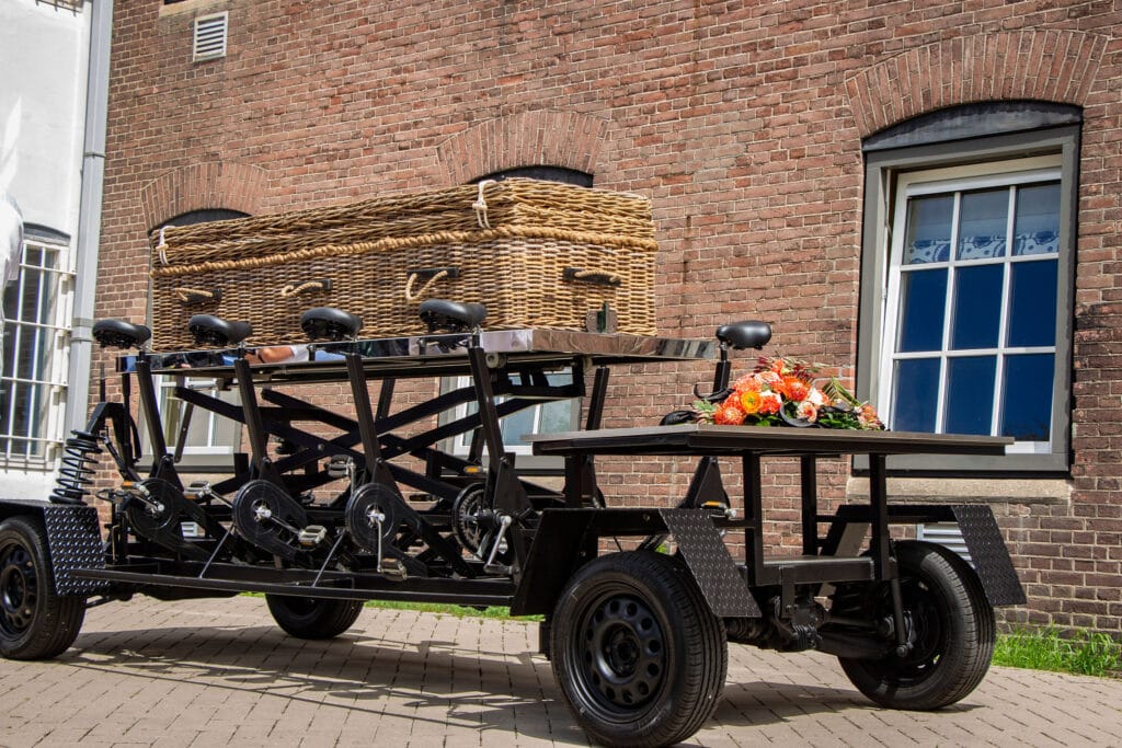 Bijzonder rouwvervoer bierfiets Funeral Care 1 1